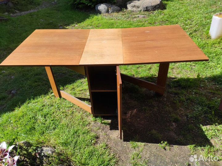 Стол-книжка