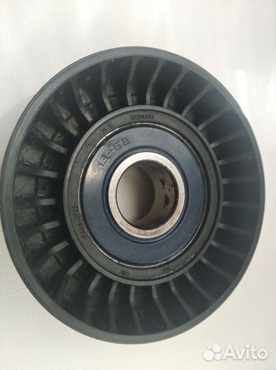 Ролик натяжителя