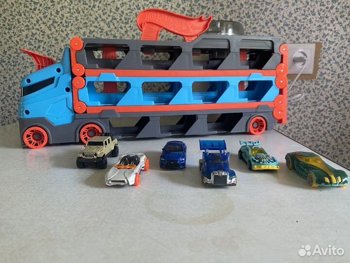Грузовик-автотрек hot wheels