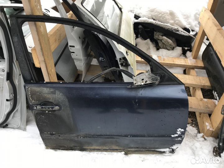 Дверь передняя правая Volkswagen Passat B5