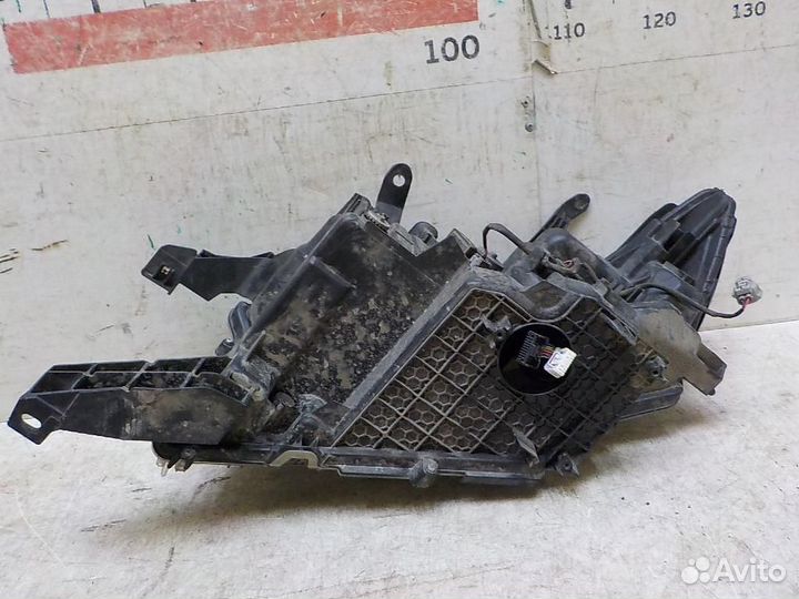 Фара правая Toyota Land Cruiser Prado