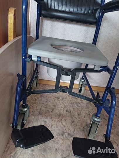 Стул-коляска туалет