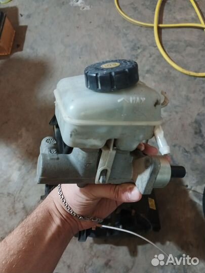 Бачок главного тормозного цилиндра