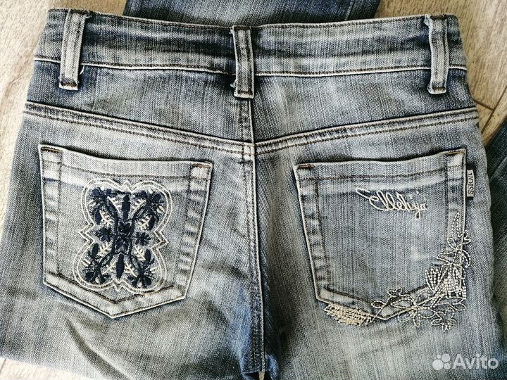 Джинсы с вышивкой 26-27размер