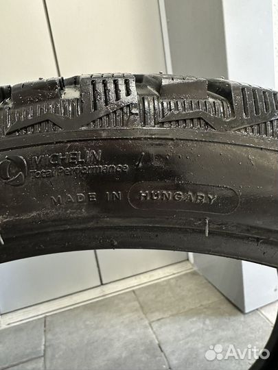 Michelin X-Ice North 4 255/35 R19 и 255/35 R19 96H