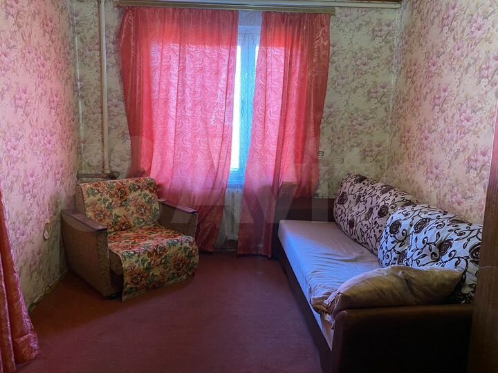 Комната 10 м² в 4-к., 2/2 эт.