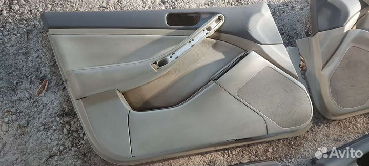 Обшивка дверей Nissan Skyline v35