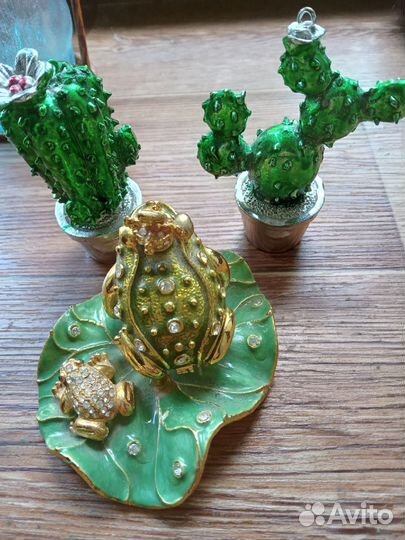 Шкатулка лягушка стразы