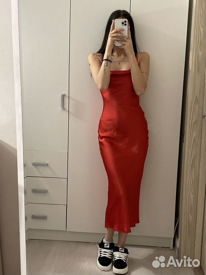 Атласное платье новое