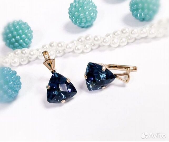 Золотые серьги с лондон топазом