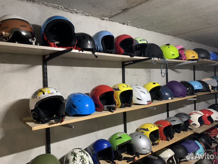 Горнолыжный шлем