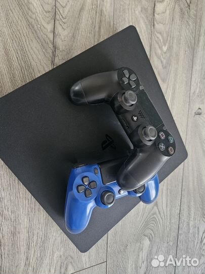 Sony playstation 4 slim