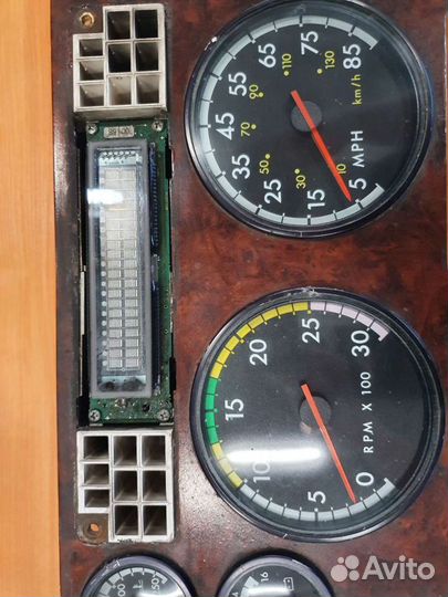 Панель приборов freightliner century