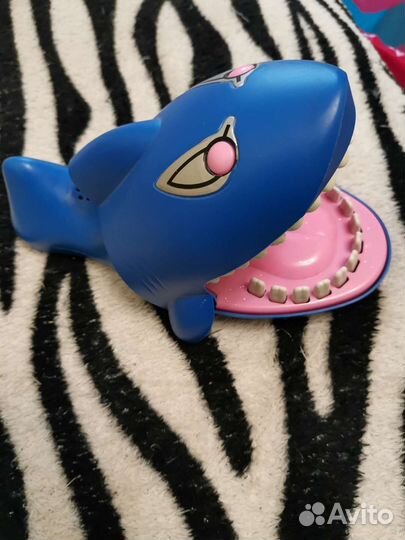 Игрушка акула нажми на зубы