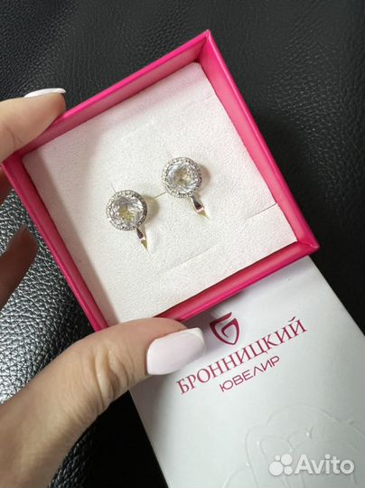 Серьги из белого золота с топазами и бриллиантами