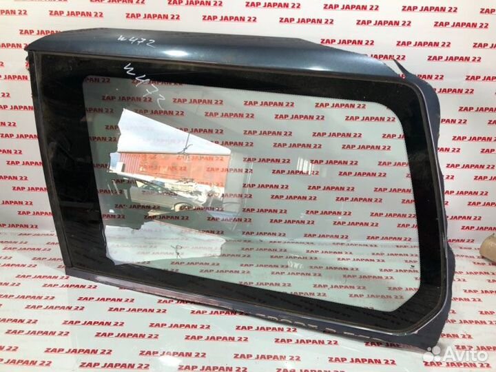 Стекло собачника заднее левое Mitsubishi Pajero