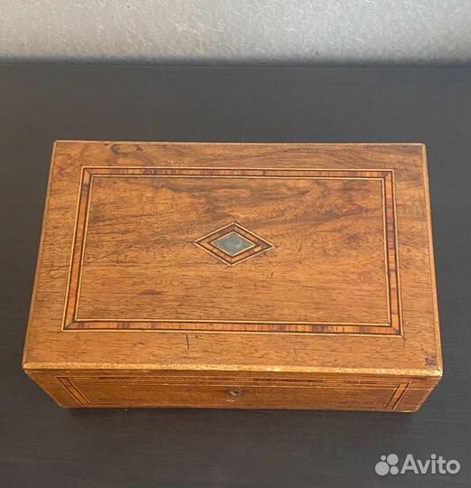 Старинная шкатулка деревянная