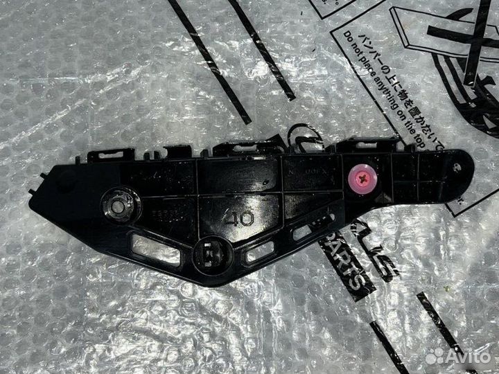 Кронштейн бампера левый Lexus Rx 4