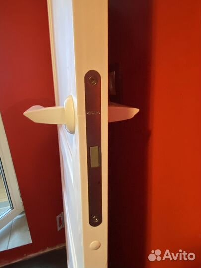 Дверь деревянная комнатная