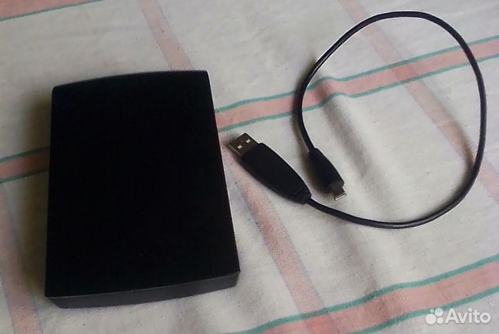 Внешний жесткий диск 1 тб Seagate и кабель