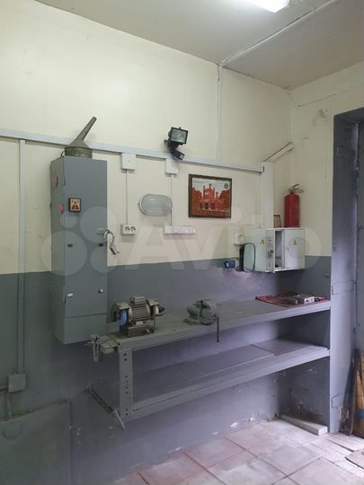 Гараж, > 30 м²