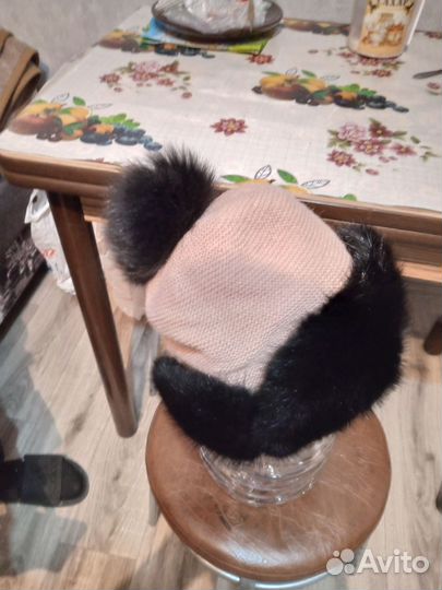 Шапка вязаная красивая отделка норка