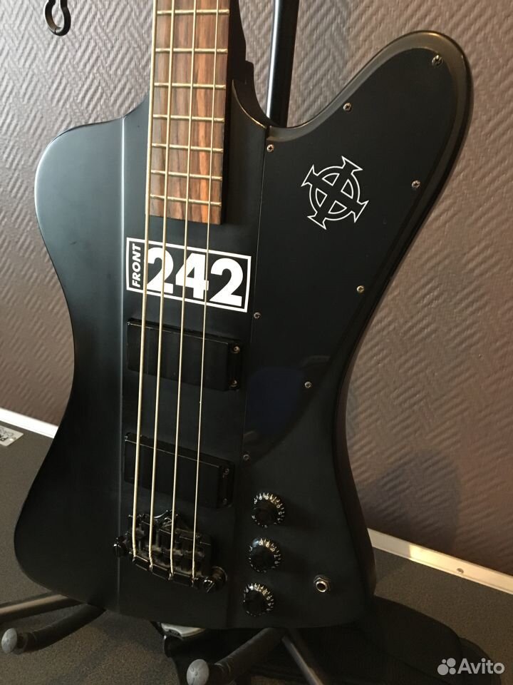 Бас гитара Epiphone Thunderbird Goth