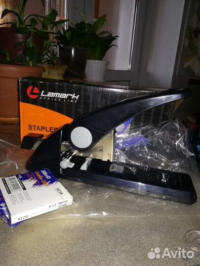 Степлер канцелярский