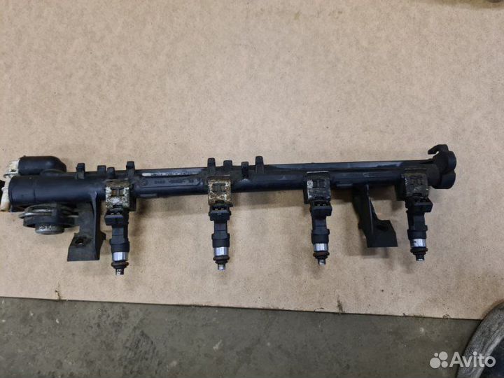 Топливная рейка Ford Focus 3 1.6 2013