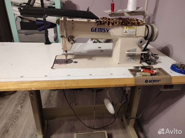 Производственная швейная машинка