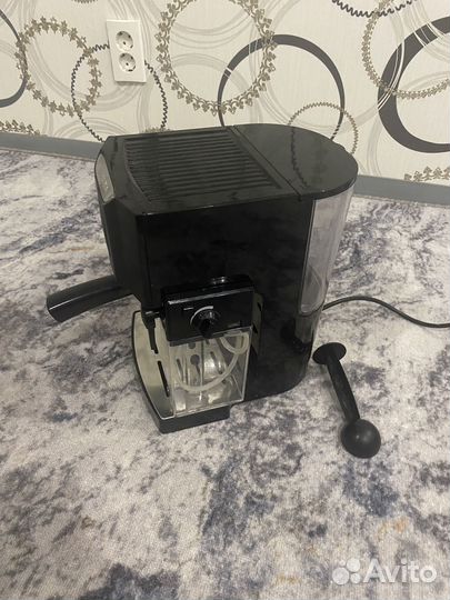 Кофеварка Redmond RCM-1512 с авто капучинатором