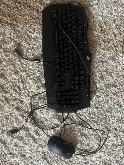 Набор игровых клавиатуры и мыши