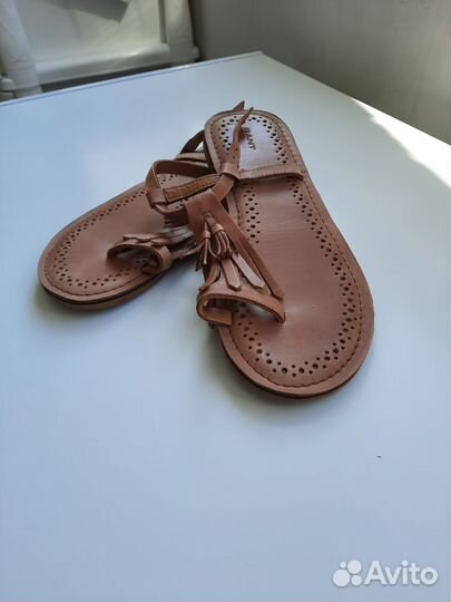 Босоножки новые 38
