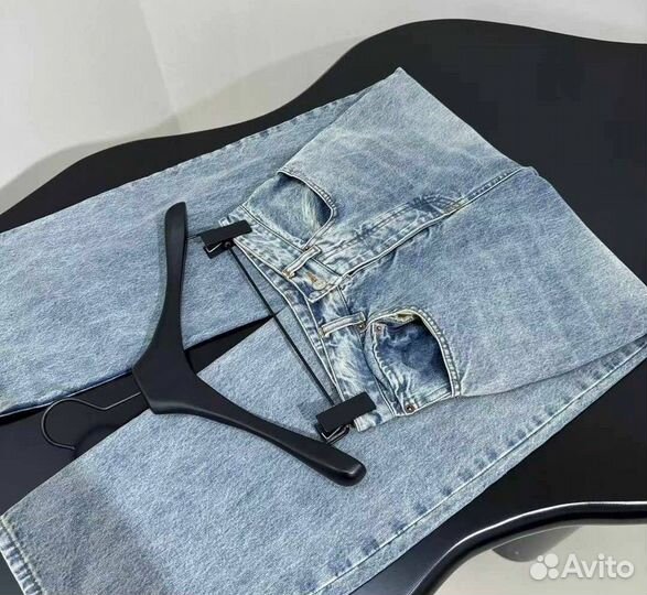 Джинсы Balenciaga