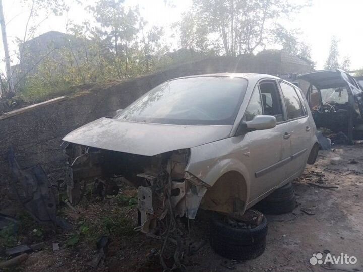 Подрамник передний Renault Scenic 2