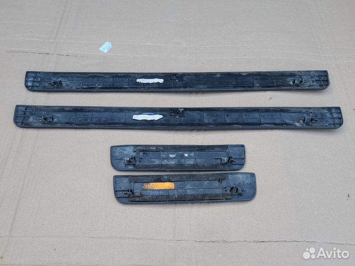 Накладка на порог внутренняя Nissan Tiida C11