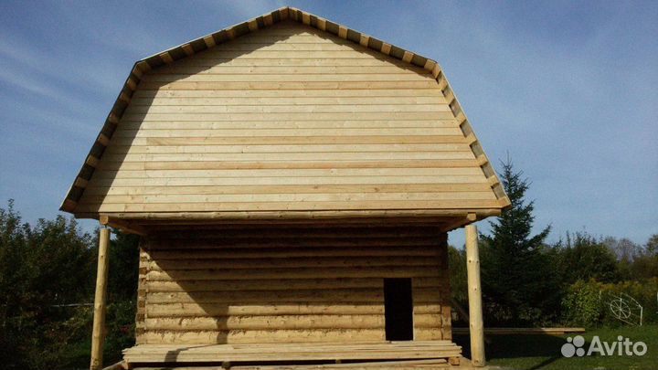 Сруб дома из бревна ручной рубки не бруса 6x10