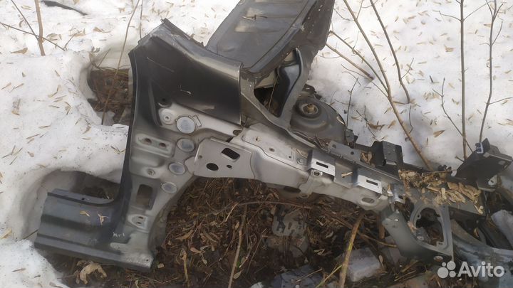 Peugeot 408 308 лонжерон правый, стойка дверная