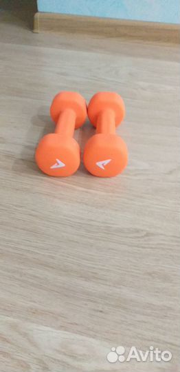 Продам гантели 2 шт вес каждой 2 кг