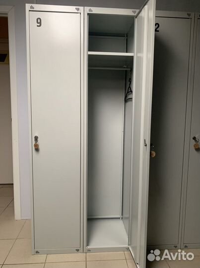 Шкаф металлический для одежды