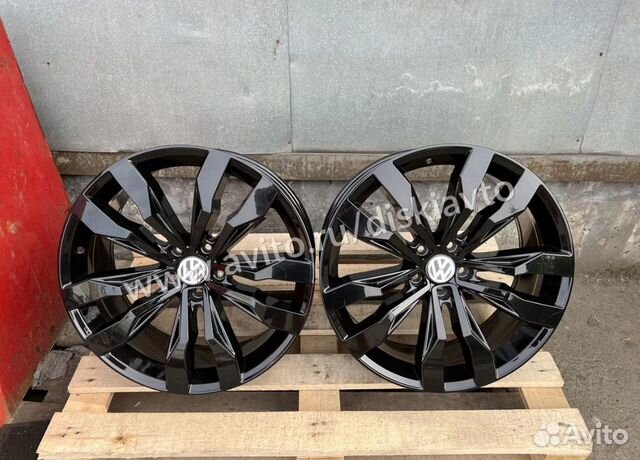 Диски Suzuka Черный глянец R20 VW купить в Москве | Авито