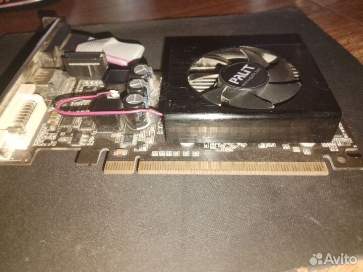 Видеокарта GT 520