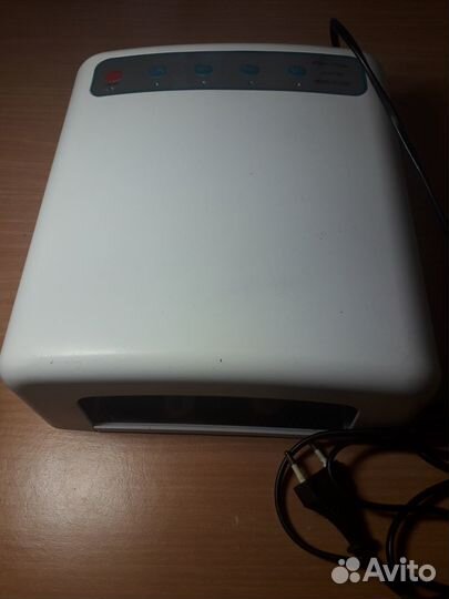 Ультрафиолетовая лампа для ногтей