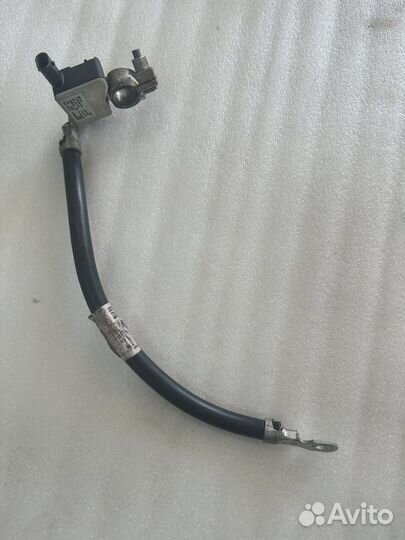 Audi A4 клемма минусовая