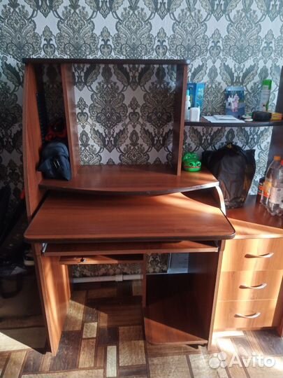 Компьютерный стол