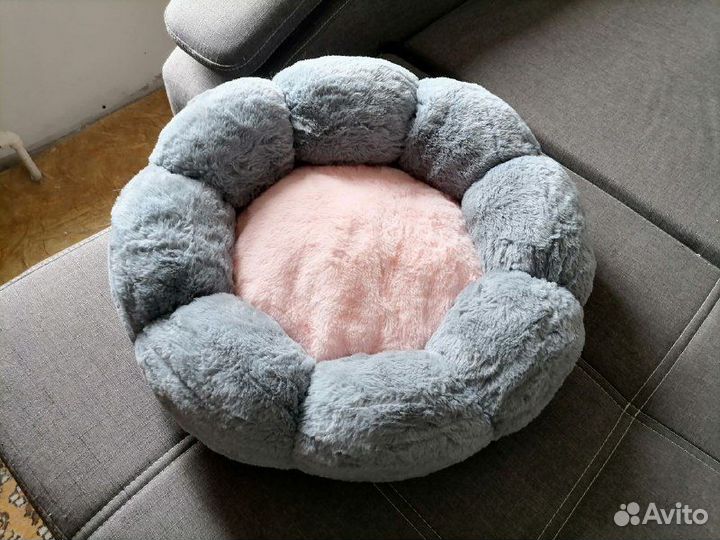 Лежанка для кошки/собаки (50x50x16). Новая