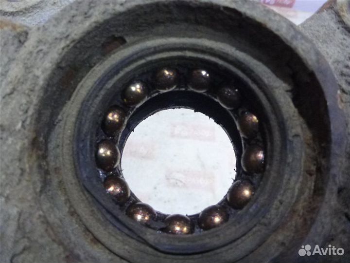 Кулак поворотный передний левый Nissan Almera N15