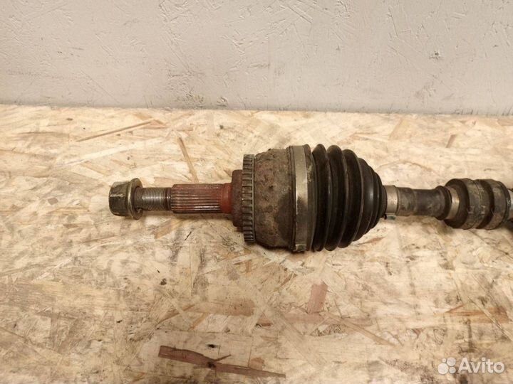 Привод левый Nissan X-Trail T30 (2000 - 2004)