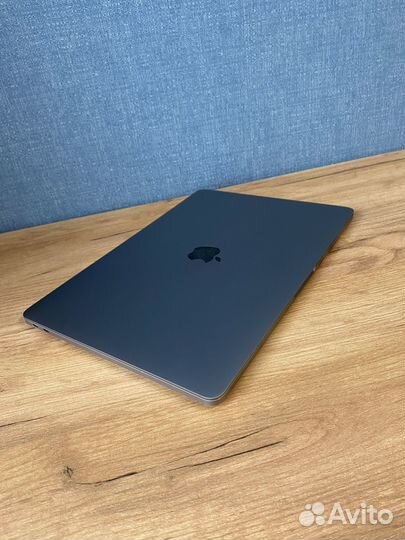 Apple MacBook Pro 13 2017, i5/ 8Gb/ 128 Gb
