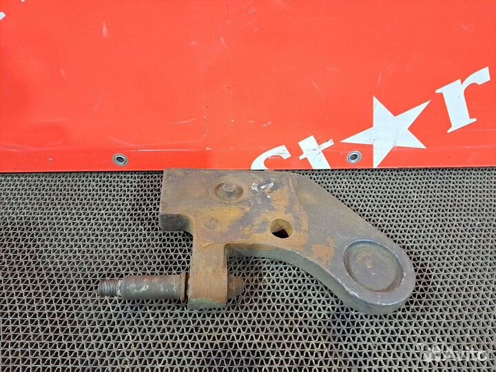 Кронштейн амортизатора нижний левый камаз 5490